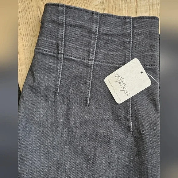 NWT Free People Jayde Flare Jeans - Picture 8 of 11